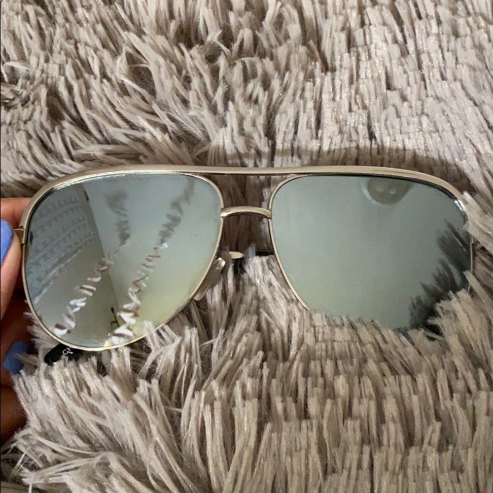 Mirrored glasses